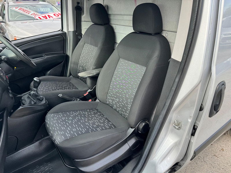 Vauxhall Combo 1.3 CDTi 2000 16v Sportive FWD L1 H1 3dr 3dr Manual 2025