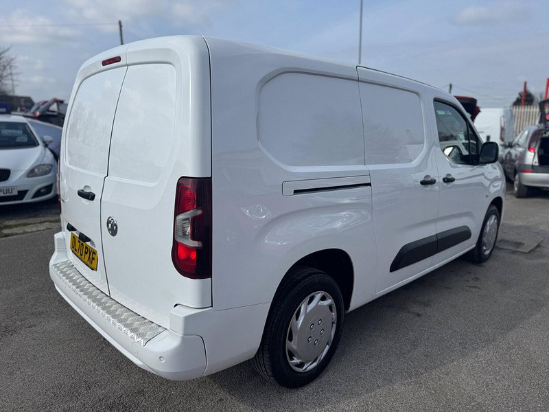 Vauxhall Combo 1.5 Turbo D 2300 Sportive L2 H1 Euro 6 (s/s) 4dr 4dr Manual 2026