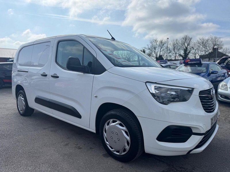 Vauxhall Combo 1.5 Turbo D 2300 Sportive L2 H1 Euro 6 (s/s) 4dr 4dr Manual 2026