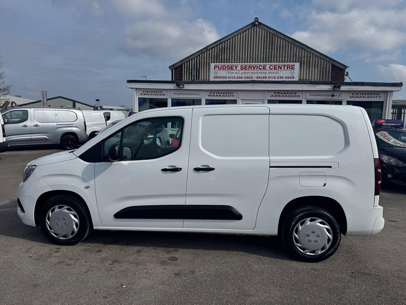 Vauxhall Combo 1.5 Turbo D 2300 Sportive L2 H1 Euro 6 (s/s) 4dr 4dr Manual 2026