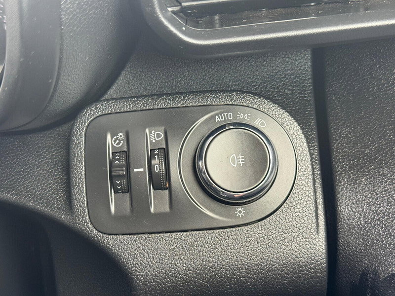 Vauxhall Combo 1.5 Turbo D 2300 Sportive L2 H1 Euro 6 (s/s) 4dr 4dr Manual 2026