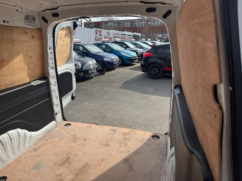 Vauxhall Combo 1.5 Turbo D 2300 Sportive L2 H1 Euro 6 (s/s) 4dr 4dr Manual 2026