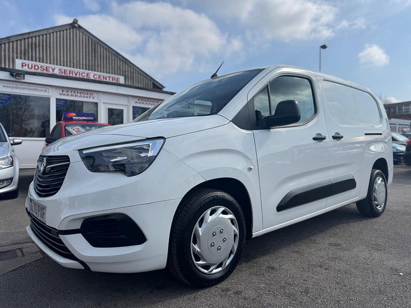 Vauxhall Combo 1.5 Turbo D 2300 Sportive L2 H1 Euro 6 (s/s) 4dr 4dr Manual 2026