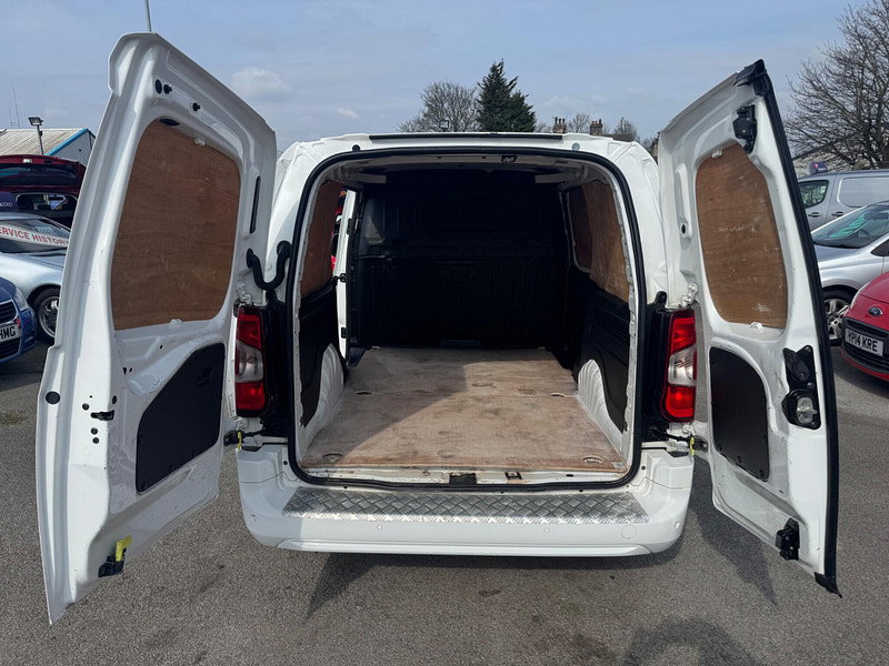 Vauxhall Combo 1.5 Turbo D 2300 Sportive L2 H1 Euro 6 (s/s) 4dr 4dr Manual 2026