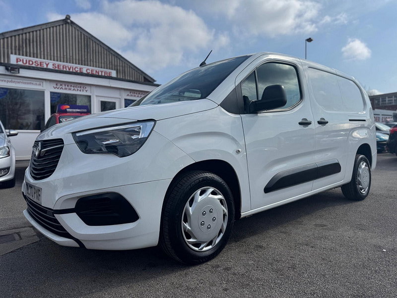 Vauxhall Combo 1.5 Turbo D 2300 Sportive L2 H1 Euro 6 (s/s) 4dr 4dr Manual 2026