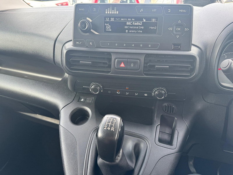 Vauxhall Combo 1.5 Turbo D 2300 Sportive L2 H1 Euro 6 (s/s) 4dr 4dr Manual 2026