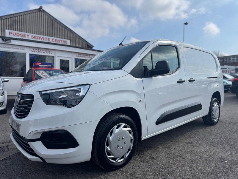 Vauxhall Combo 1.5 Turbo D 2300 Sportive L2 H1 Euro 6 (s/s) 4dr 4dr Manual 2026