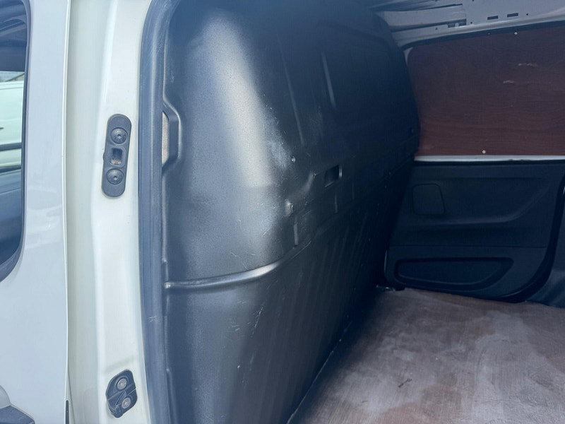 Vauxhall Combo 1.5 Turbo D 2300 Sportive L2 H1 Euro 6 (s/s) 4dr 4dr Manual 2026