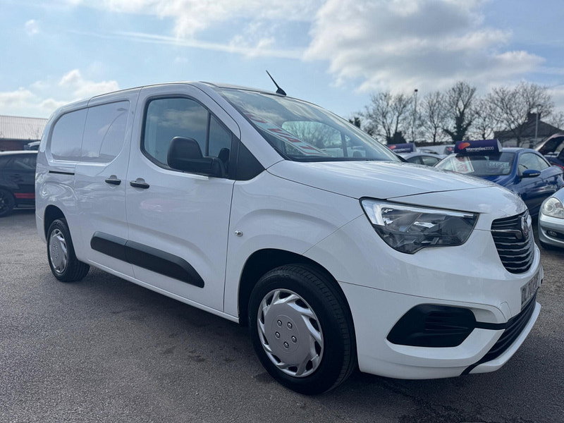 Vauxhall Combo 1.5 Turbo D 2300 Sportive L2 H1 Euro 6 (s/s) 4dr 4dr Manual 2026
