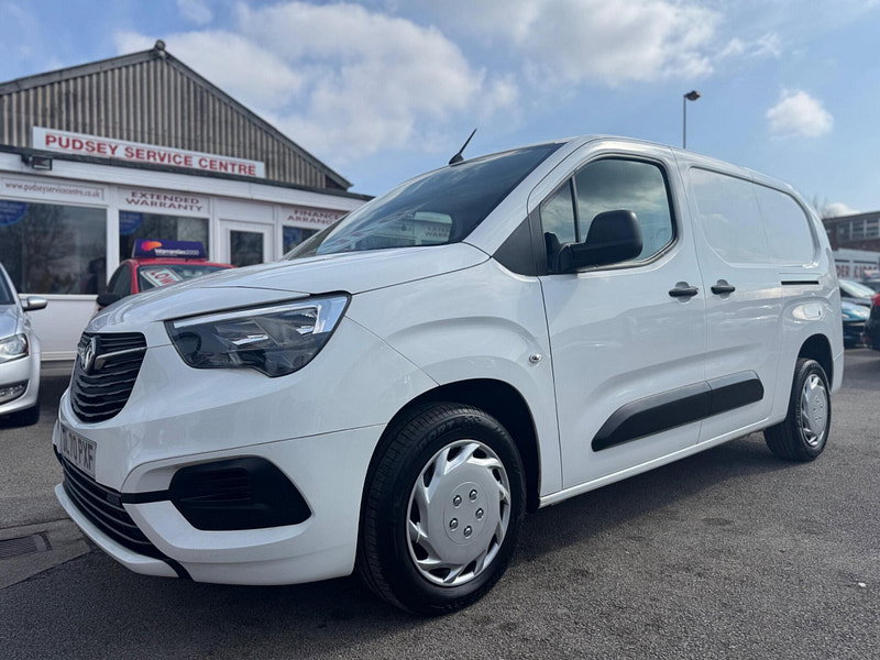 Vauxhall Combo 1.5 Turbo D 2300 Sportive L2 H1 Euro 6 (s/s) 4dr 4dr Manual 2026