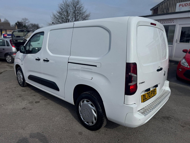 Vauxhall Combo 1.5 Turbo D 2300 Sportive L2 H1 Euro 6 (s/s) 4dr 4dr Manual 2026