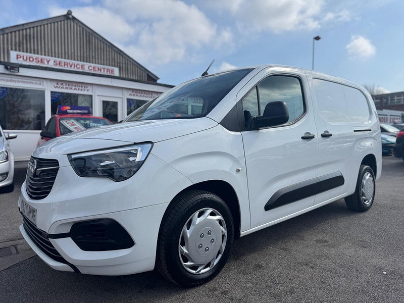 Vauxhall Combo 1.5 Turbo D 2300 Sportive L2 H1 Euro 6 (s/s) 4dr 4dr Manual 2026
