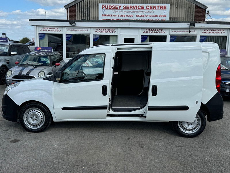 Vauxhall Combo 1.6 CDTi 2300 16v FWD L2 H1 (s/s) 3dr 3dr Manual 2024