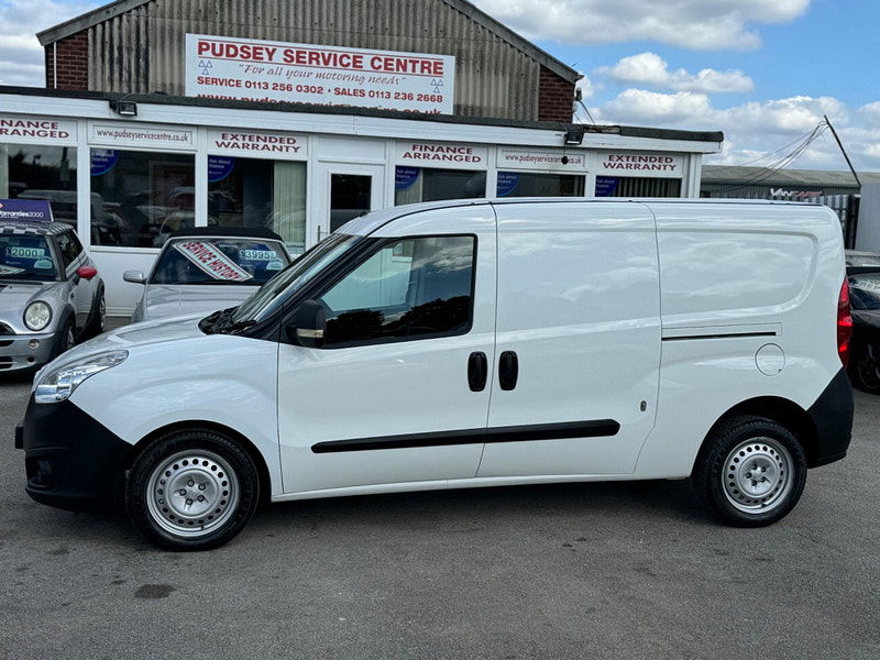 Vauxhall Combo 1.6 CDTi 2300 16v FWD L2 H1 (s/s) 3dr 3dr Manual 2024