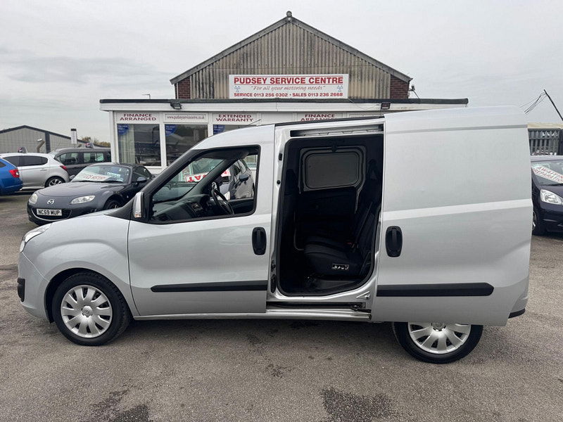 Vauxhall Combo 1.6 CDTi 2300 16v Sportive FWD L1 H1 (s/s) 3dr 3dr Manual 2025