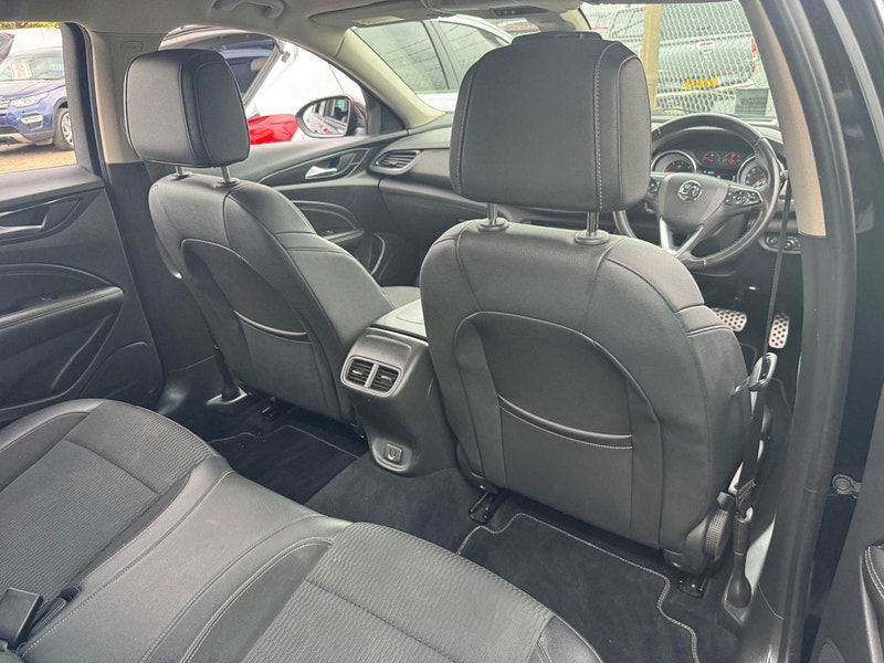 Vauxhall Insignia 2.0 Turbo D BlueInjection SRi Nav Sports Tourer Auto Euro 6 (s/s) 5dr 5dr Automatic 2025