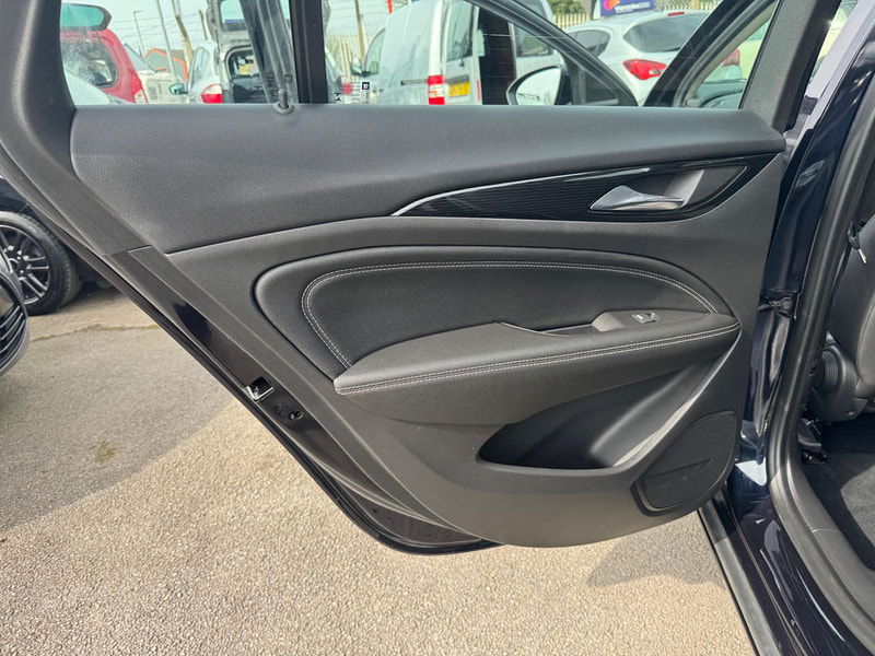 Vauxhall Insignia 2.0 Turbo D BlueInjection Tech Line Nav Sports Tourer Euro 6 (s/s) 5dr 5dr Manual 2025