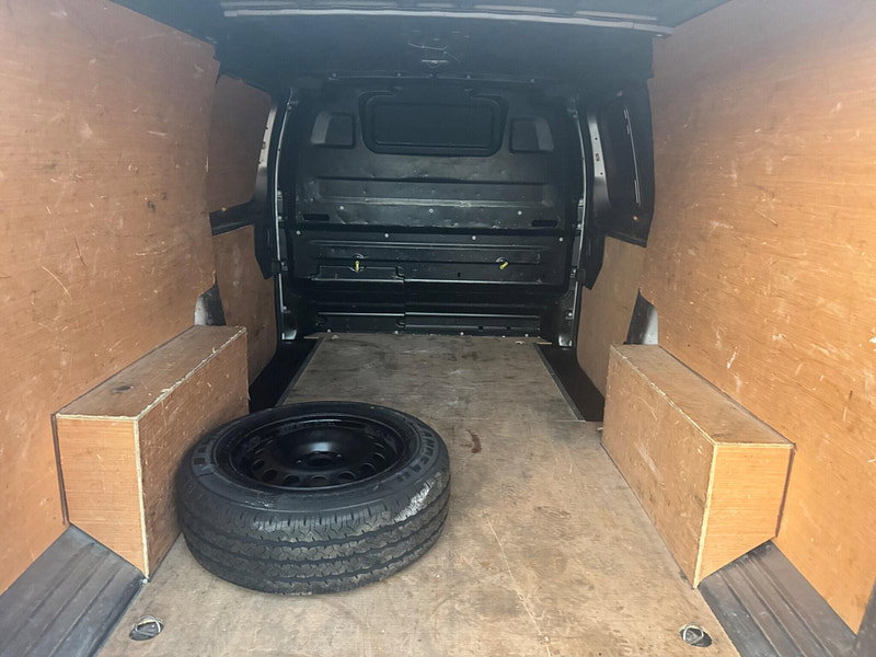 Vauxhall Vivaro 2.0 Turbo D 3100 Sportive L2 H1 Euro 6 (s/s) 5dr 5dr Manual 2026