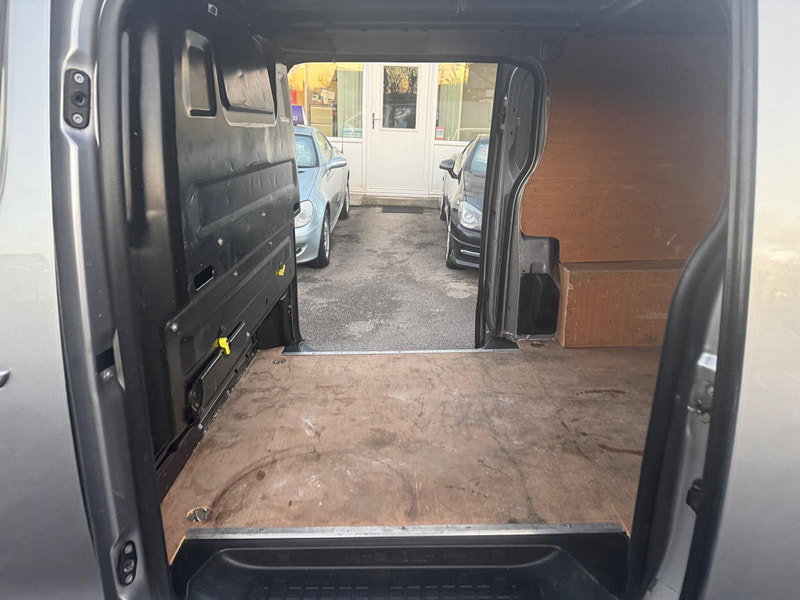 Vauxhall Vivaro 2.0 Turbo D 3100 Sportive L2 H1 Euro 6 (s/s) 5dr 5dr Manual 2026