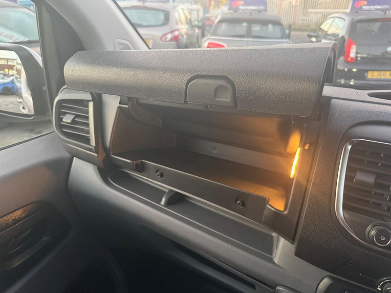 Vauxhall Vivaro 2.0 Turbo D 3100 Sportive L2 H1 Euro 6 (s/s) 5dr 5dr Manual 2026