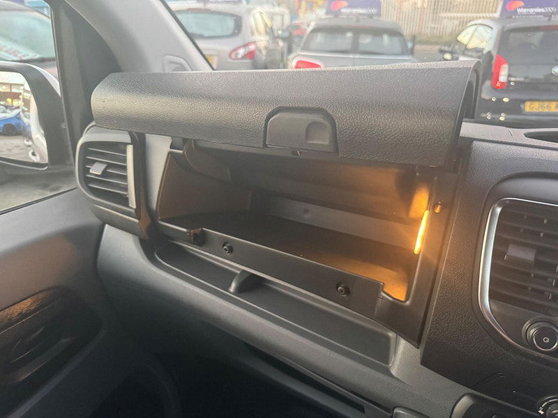 Vauxhall Vivaro 2.0 Turbo D 3100 Sportive L2 H1 Euro 6 (s/s) 5dr 5dr Manual 2026