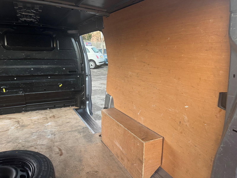 Vauxhall Vivaro 2.0 Turbo D 3100 Sportive L2 H1 Euro 6 (s/s) 5dr 5dr Manual 2026