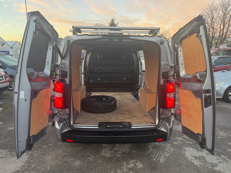 Vauxhall Vivaro 2.0 Turbo D 3100 Sportive L2 H1 Euro 6 (s/s) 5dr 5dr Manual 2026