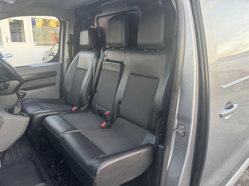 Vauxhall Vivaro 2.0 Turbo D 3100 Sportive L2 H1 Euro 6 (s/s) 5dr 5dr Manual 2026