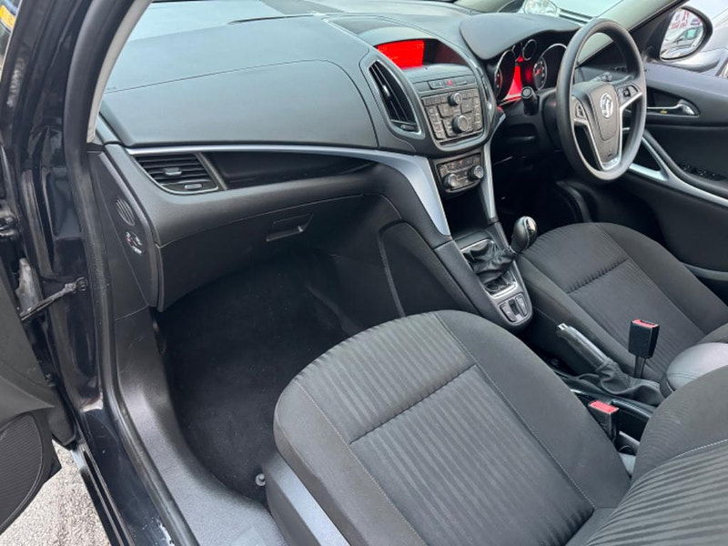 Vauxhall Zafira Tourer 2.0 CDTi Exclusiv Euro 5 5dr 5dr Manual 2025