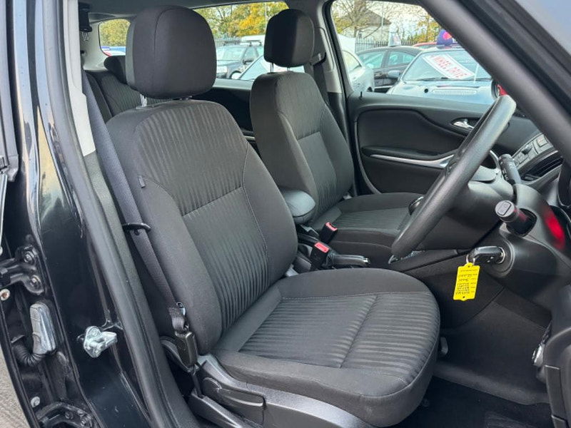 Vauxhall Zafira Tourer 2.0 CDTi Exclusiv Euro 5 5dr 5dr Manual 2025