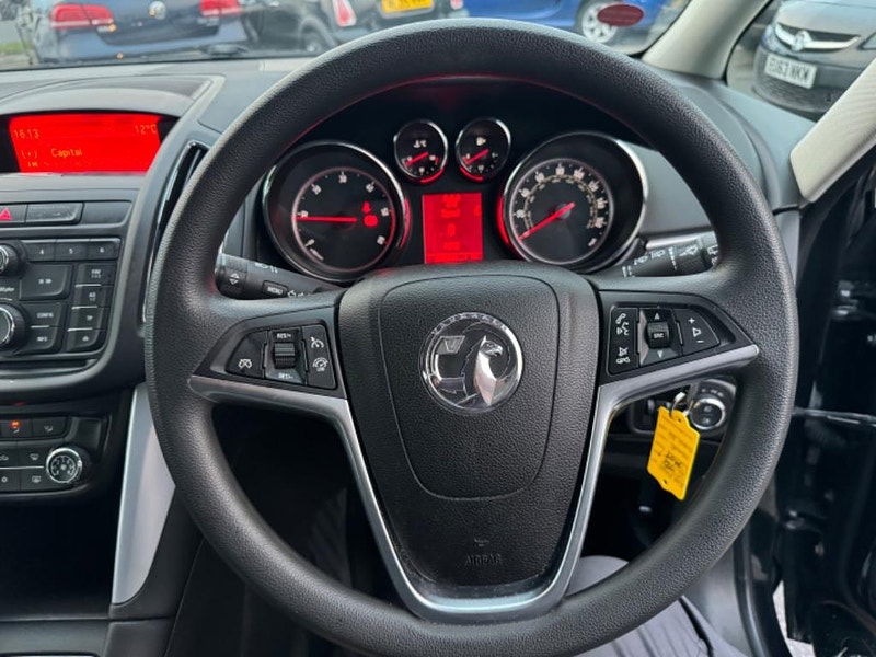Vauxhall Zafira Tourer 2.0 CDTi Exclusiv Euro 5 5dr 5dr Manual 2025