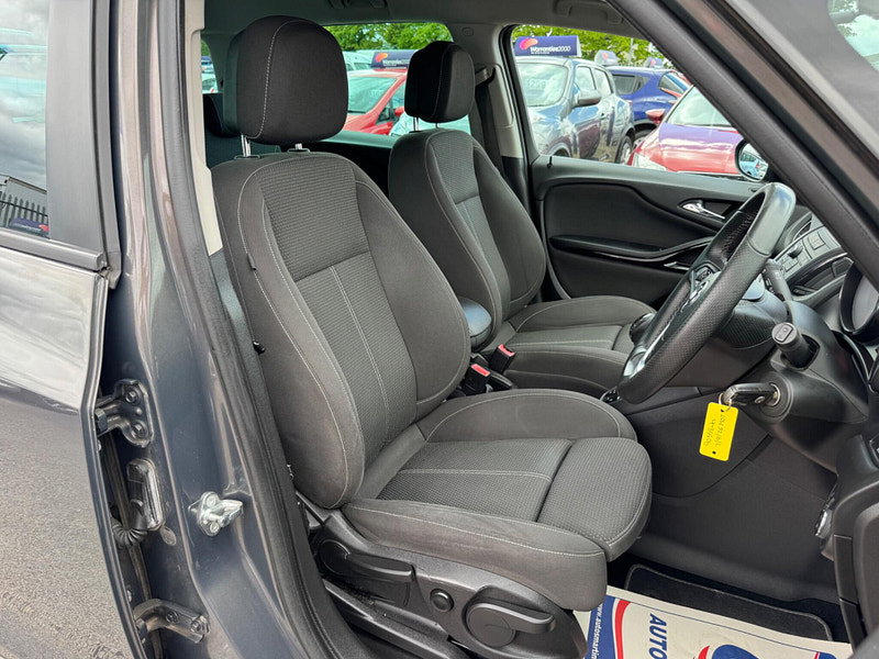 Vauxhall Zafira Tourer 2.0 CDTi SRi Euro 6 (s/s) 5dr 5dr Manual 2026