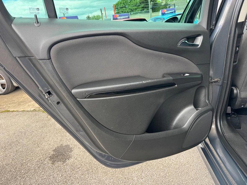 Vauxhall Zafira Tourer 2.0 CDTi SRi Euro 6 (s/s) 5dr 5dr Manual 2026