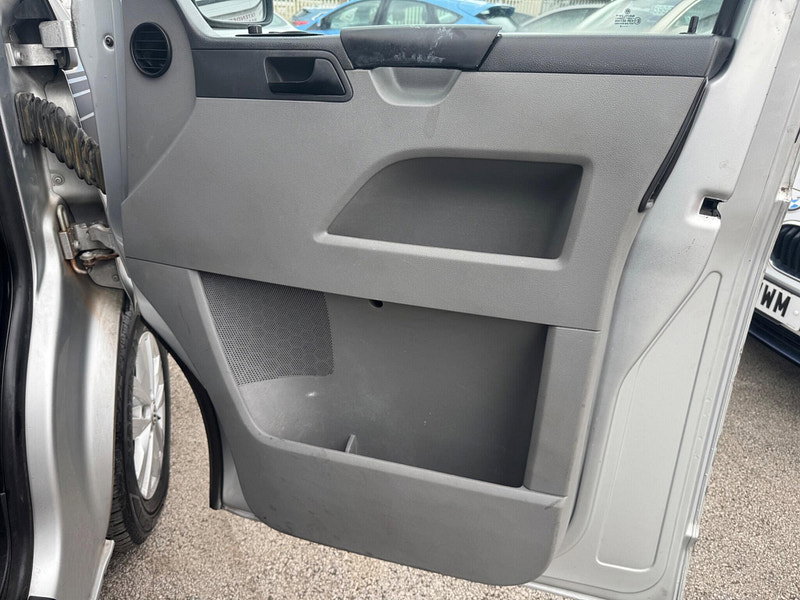 Volkswagen Campervan 2.5 TDi T30 SE Auto L3 H1 4dr Automatic 2026