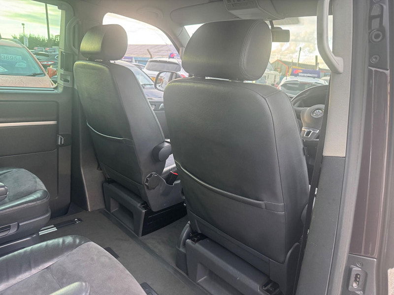 Volkswagen Caravelle 2.0 BiTDI BlueMotion Tech Executive MPV 5dr Diesel Manual Euro 5 (s/s) (180 ps) 5dr Manual 2025