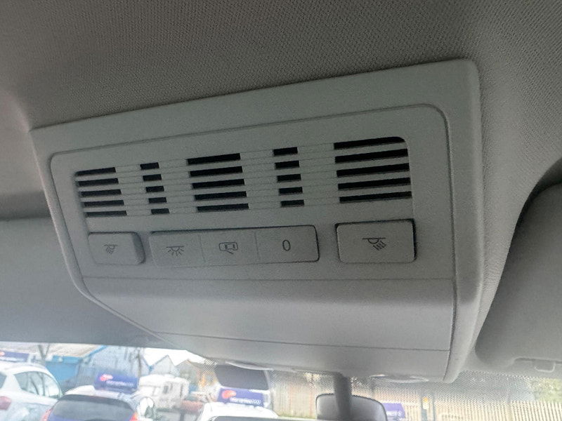 Volkswagen Caravelle 2.0 BiTDI BlueMotion Tech Executive MPV 5dr Diesel Manual Euro 5 (s/s) (180 ps) 5dr Manual 2025