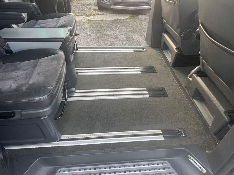 Volkswagen Caravelle 2.0 BiTDI BlueMotion Tech Executive MPV 5dr Diesel Manual Euro 5 (s/s) (180 ps) 5dr Manual 2025