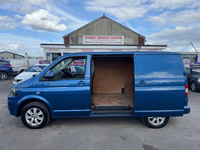 Volkswagen Transporter 2.0 TDI T28 Highline Panel Van 4dr Diesel Manual L1 H1 (203 g/km, 138.08 bhp) 4dr Manual 2026
