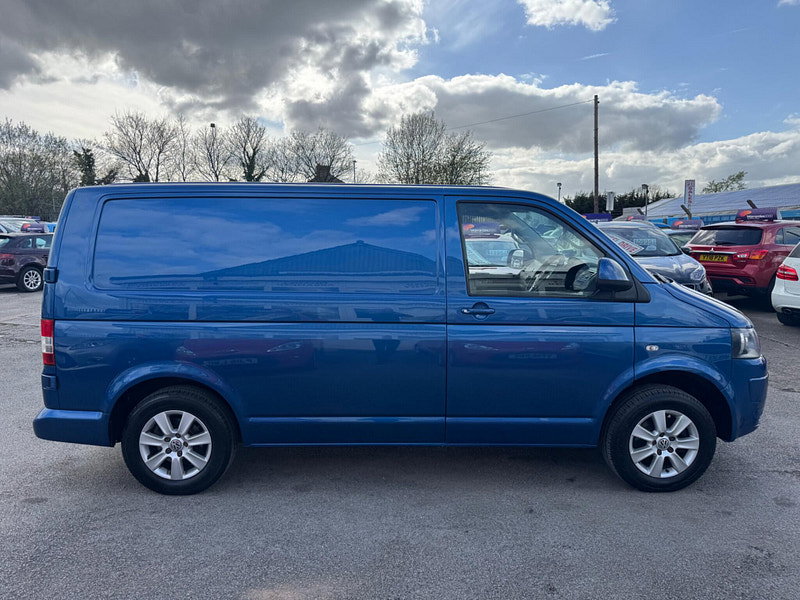 Volkswagen Transporter 2.0 TDI T28 Highline Panel Van 4dr Diesel Manual L1 H1 (203 g/km, 138.08 bhp) 4dr Manual 2026