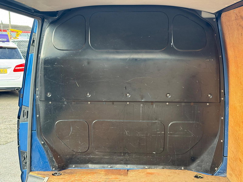 Volkswagen Transporter 2.0 TDI T28 Highline Panel Van 4dr Diesel Manual L1 H1 (203 g/km, 138.08 bhp) 4dr Manual 2026