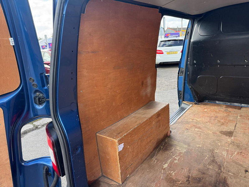 Volkswagen Transporter 2.0 TDI T28 Highline Panel Van 4dr Diesel Manual L1 H1 (203 g/km, 138.08 bhp) 4dr Manual 2026