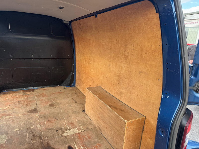 Volkswagen Transporter 2.0 TDI T28 Highline Panel Van 4dr Diesel Manual L1 H1 (203 g/km, 138.08 bhp) 4dr Manual 2026