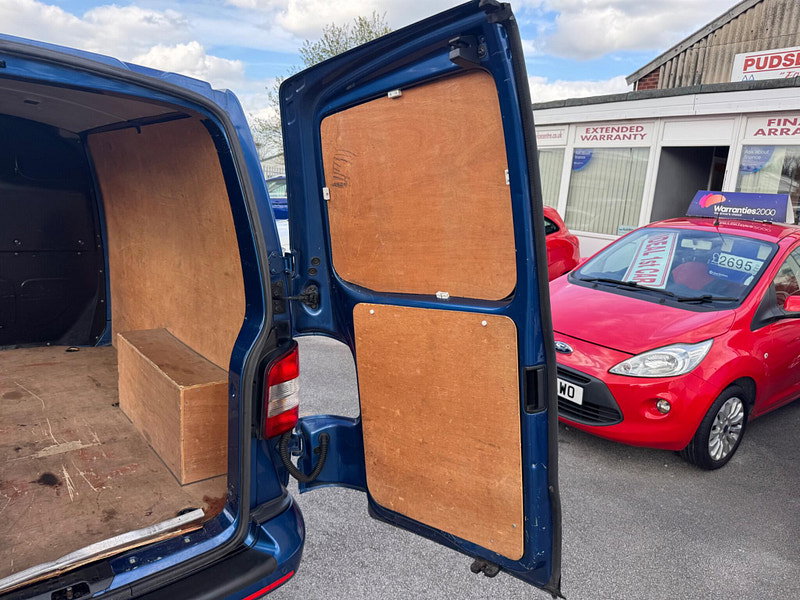 Volkswagen Transporter 2.0 TDI T28 Highline Panel Van 4dr Diesel Manual L1 H1 (203 g/km, 138.08 bhp) 4dr Manual 2026