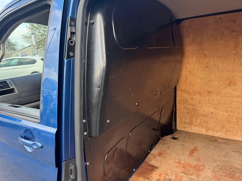 Volkswagen Transporter 2.0 TDI T28 Highline Panel Van 4dr Diesel Manual L1 H1 (203 g/km, 138.08 bhp) 4dr Manual 2026