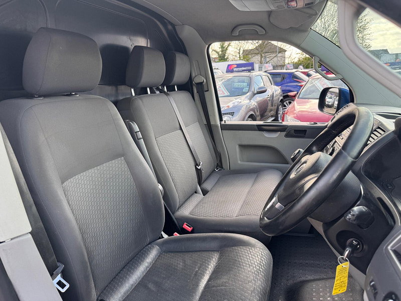 Volkswagen Transporter 2.0 TDI T28 Highline Panel Van 4dr Diesel Manual L1 H1 (203 g/km, 138.08 bhp) 4dr Manual 2026