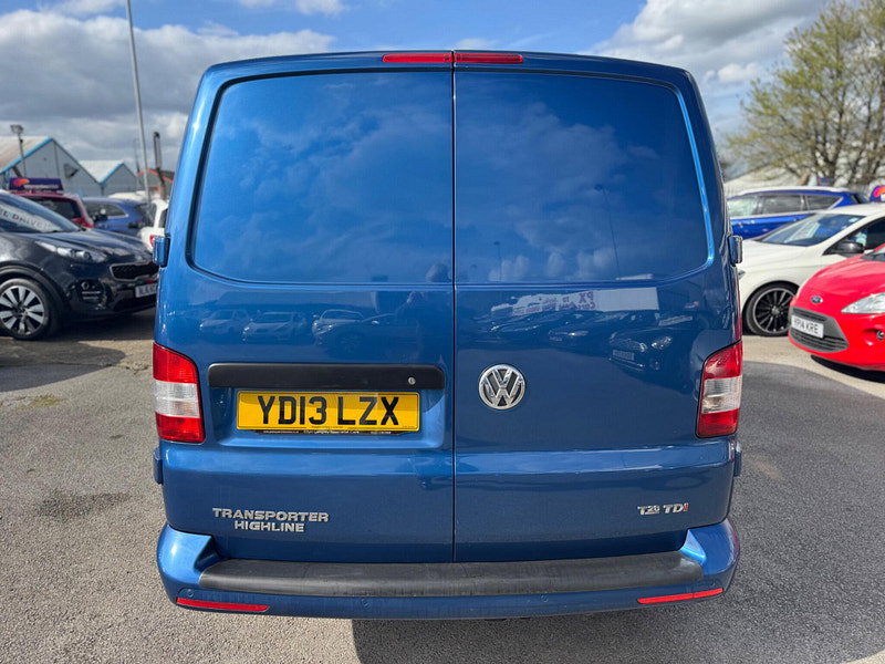 Volkswagen Transporter 2.0 TDI T28 Highline Panel Van 4dr Diesel Manual L1 H1 (203 g/km, 138.08 bhp) 4dr Manual 2026