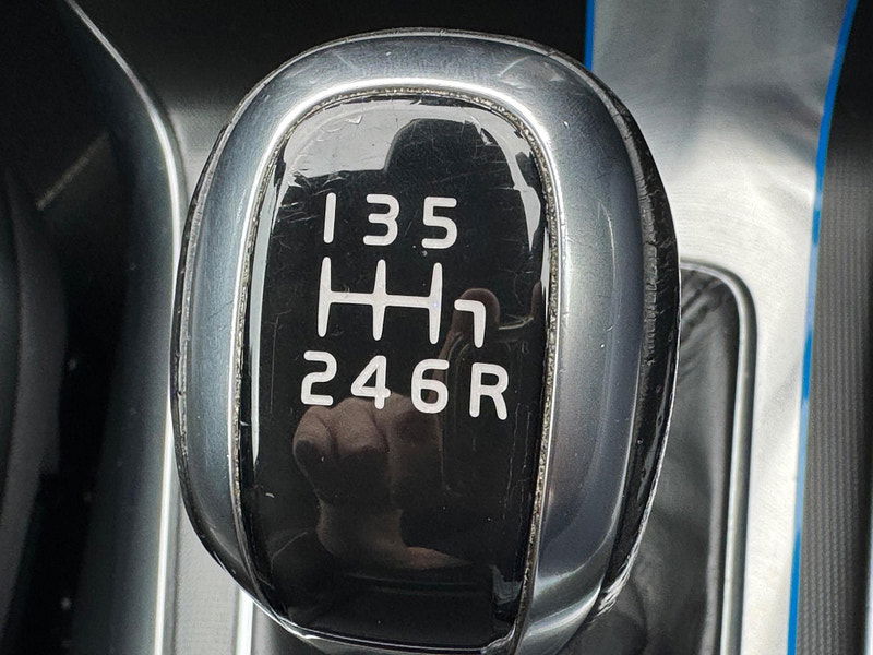 Volvo V40 2.0 T2 R-Design Euro 6 (s/s) 5dr 5dr Manual 2025