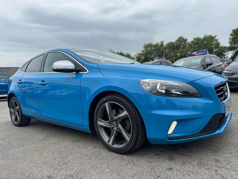 Volvo V40 2.0 T2 R-Design Euro 6 (s/s) 5dr 5dr Manual 2025