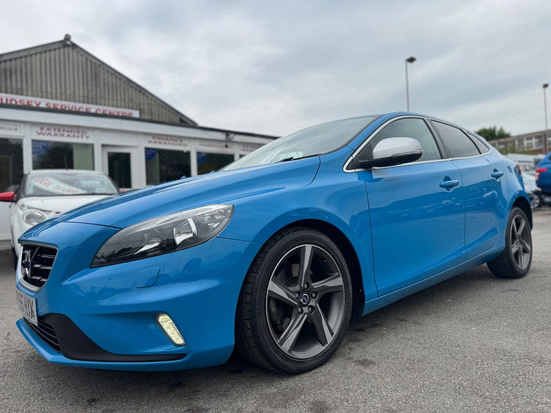 Volvo V40 2.0 T2 R-Design Euro 6 (s/s) 5dr 5dr Manual 2025