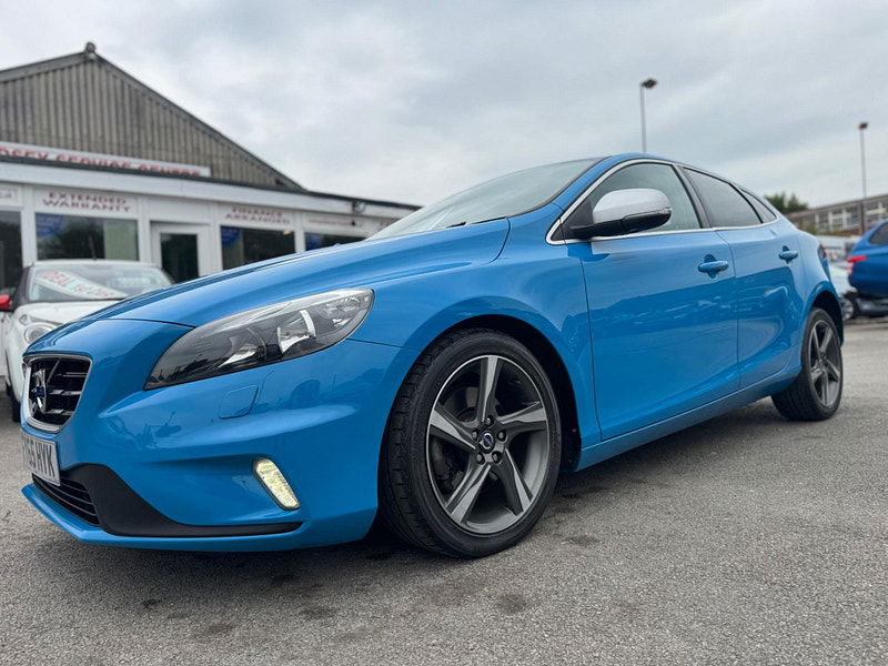 Volvo V40 2.0 T2 R-Design Euro 6 (s/s) 5dr 5dr Manual 2025